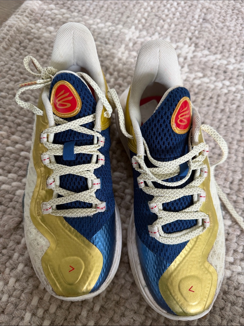 UNDER ARMOUR CURRY Kids Navy, Gold and White Mesh basketball Sneakers